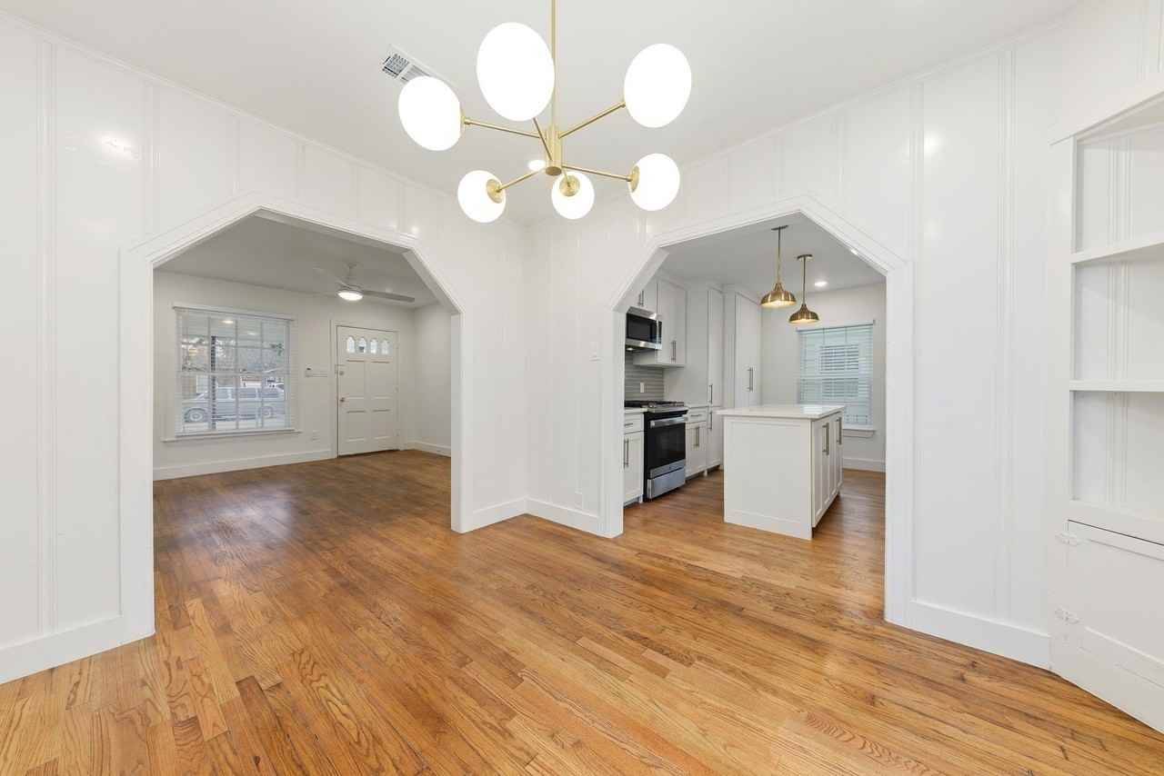 715 Dover St - Photo 3 of 8