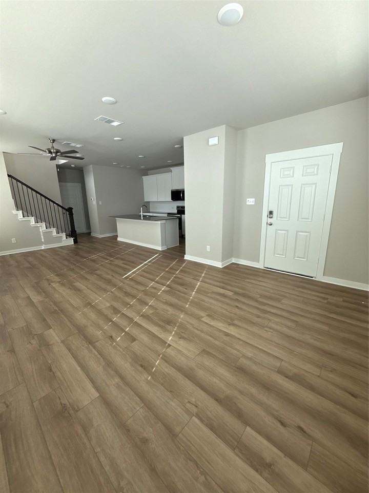 242 Territory Trl - Photo 3 of 17