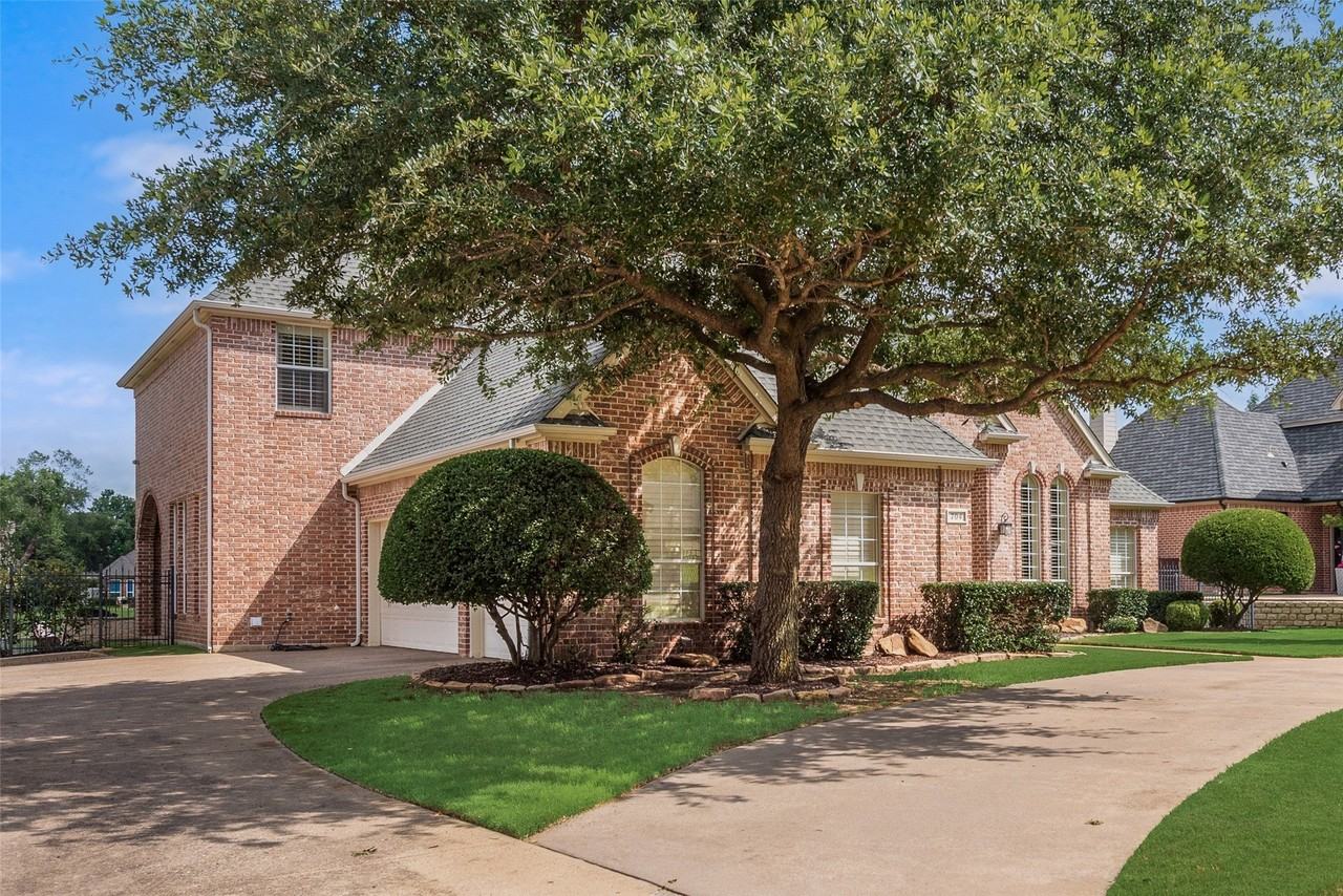 704 Kleberg Ct - Photo 5 of 40