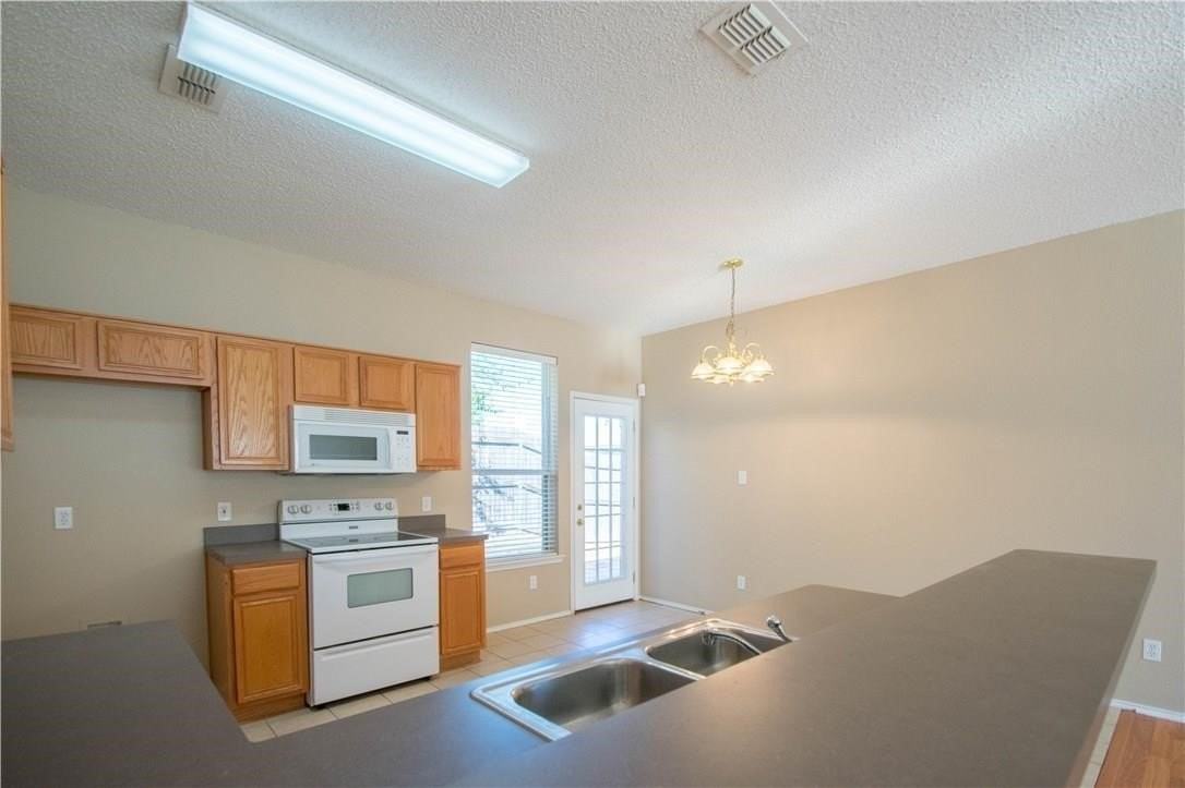 6316 Downeast Dr - Photo 7 of 23