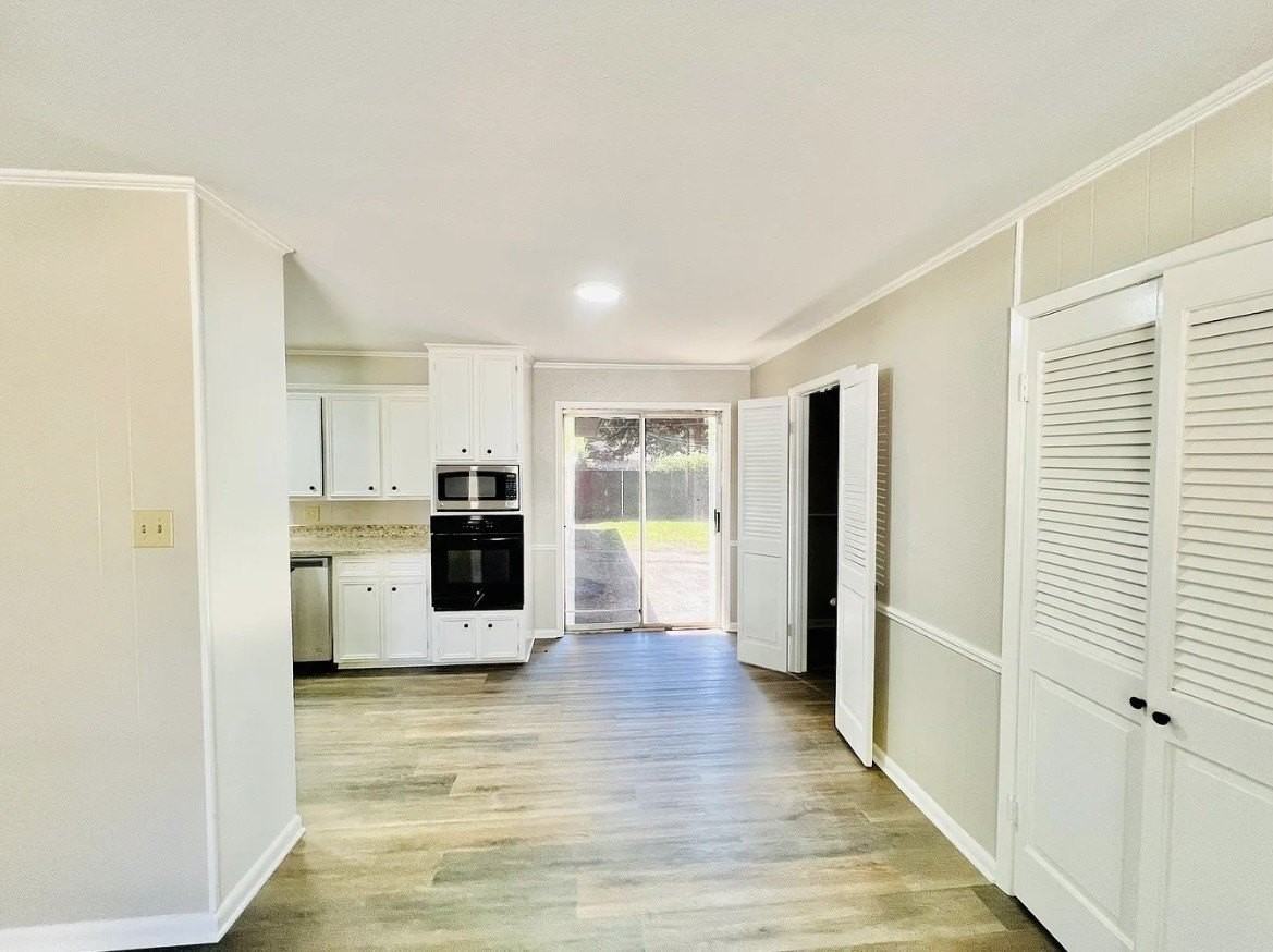 312 Gladstone St - Photo 6 of 18
