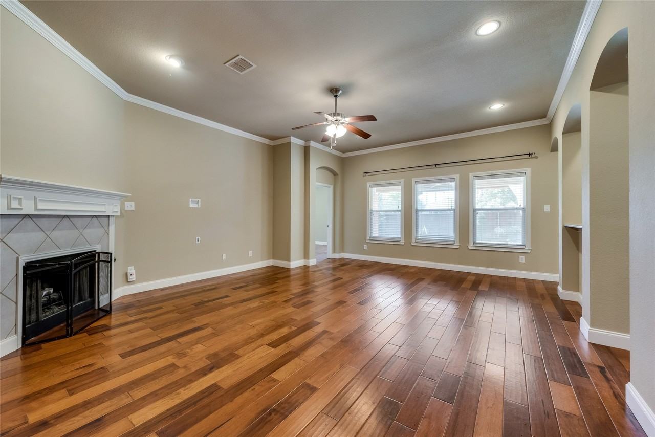 15417 Landing Creek Ln - Photo 7 of 21