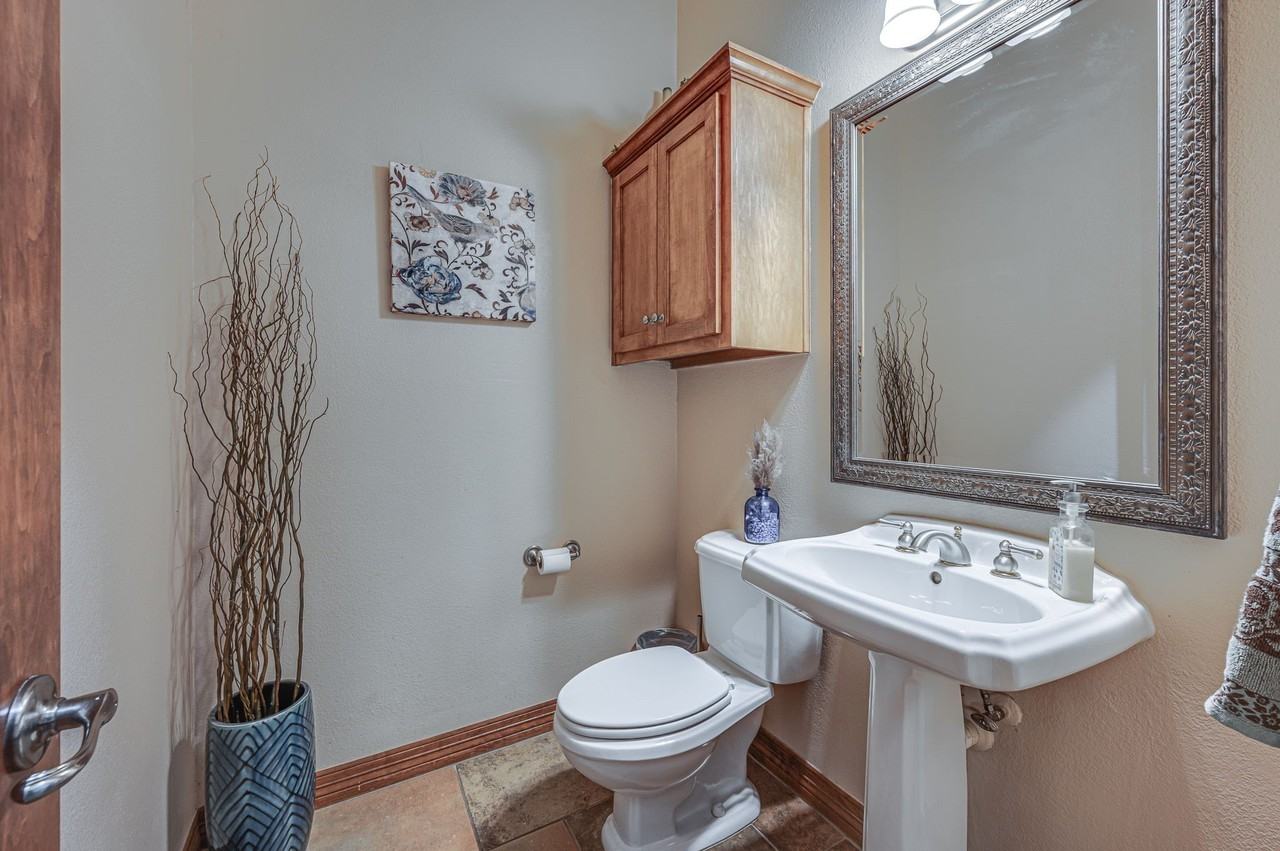 100 Oak Forest Ln - Photo 7 of 37