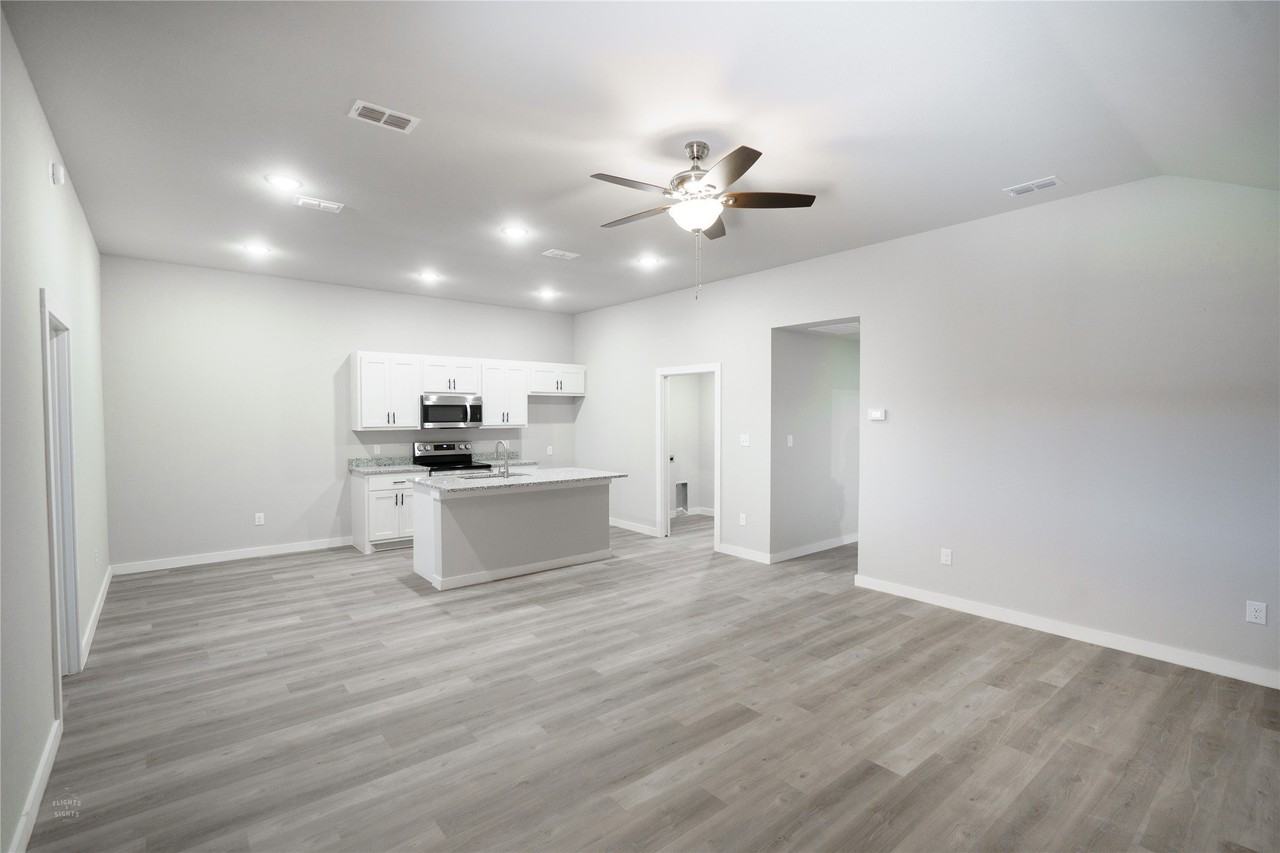 2702 Roman Ln - Photo 6 of 17
