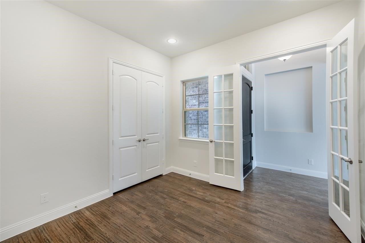 4422 Juniper Ln - Photo 6 of 31
