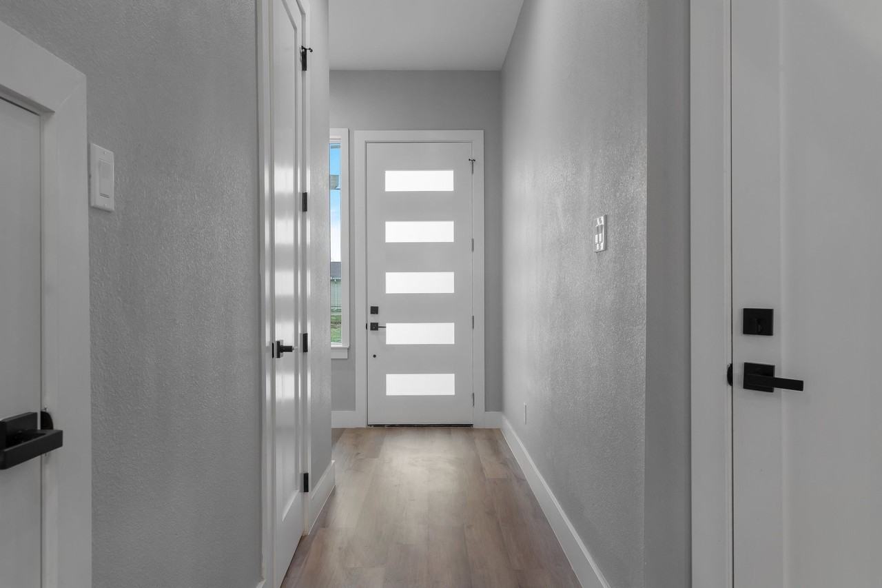 2810 Chicago St - Photo 2 of 27