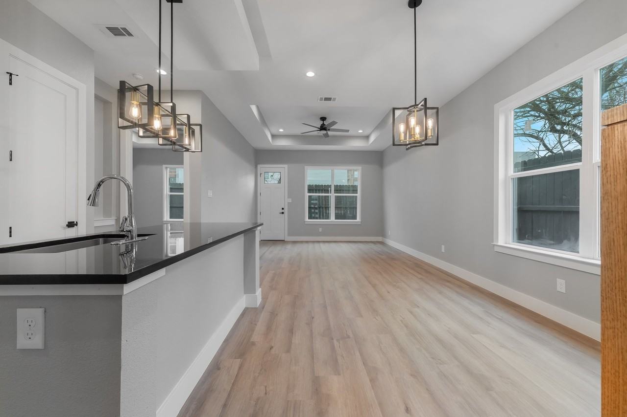 2810 Chicago St - Photo 6 of 27