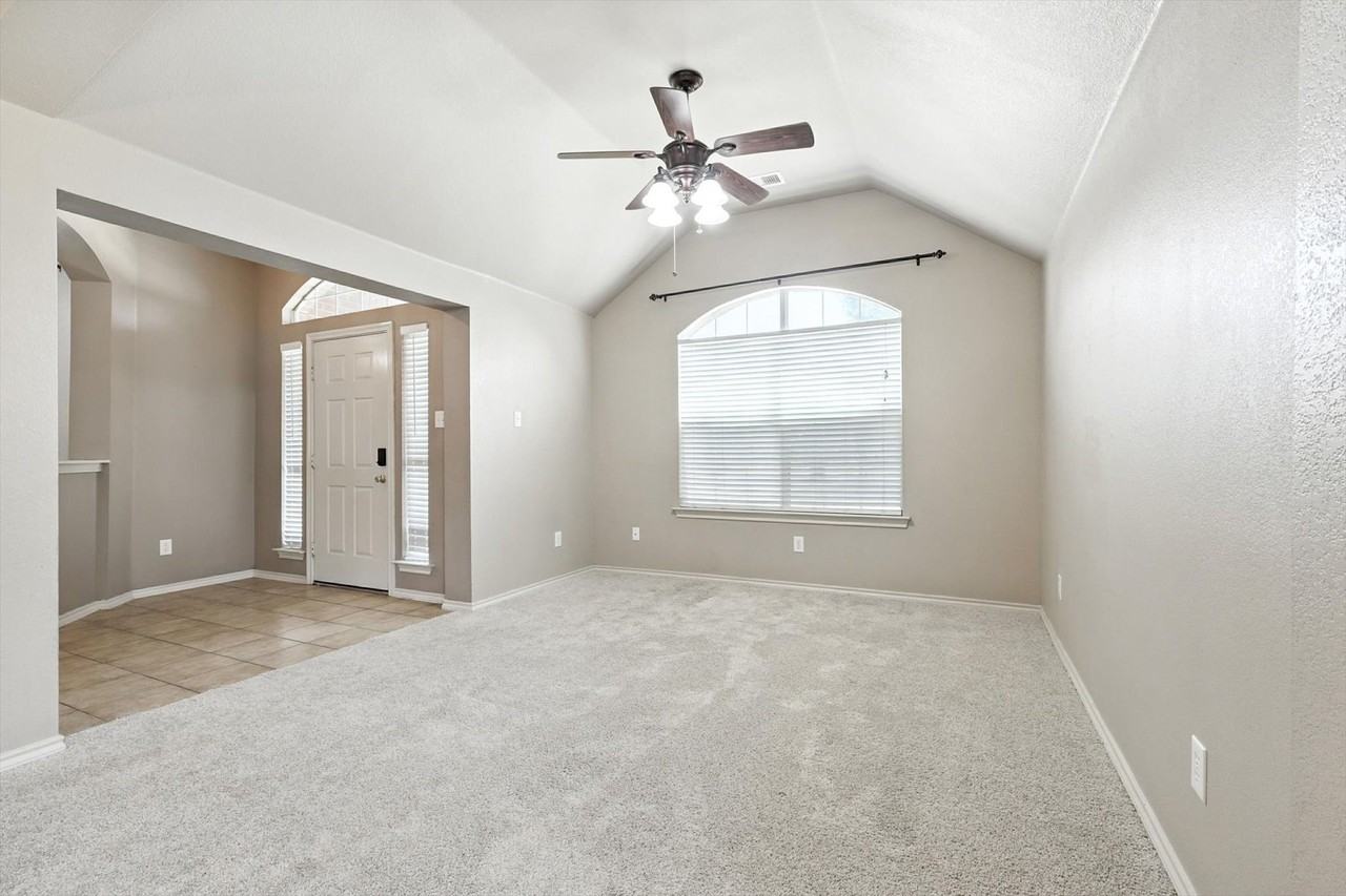 6012 Parkplace Dr - Photo 6 of 39