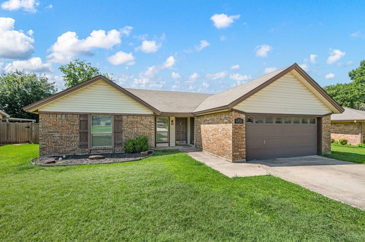 6728 Fair Meadows Dr - Photo 6 of 37