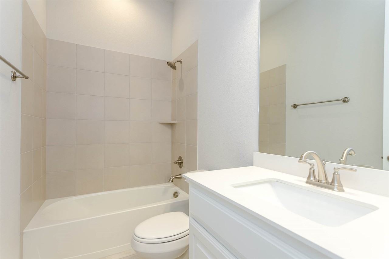1537 Euclid Aly - Photo 5 of 40