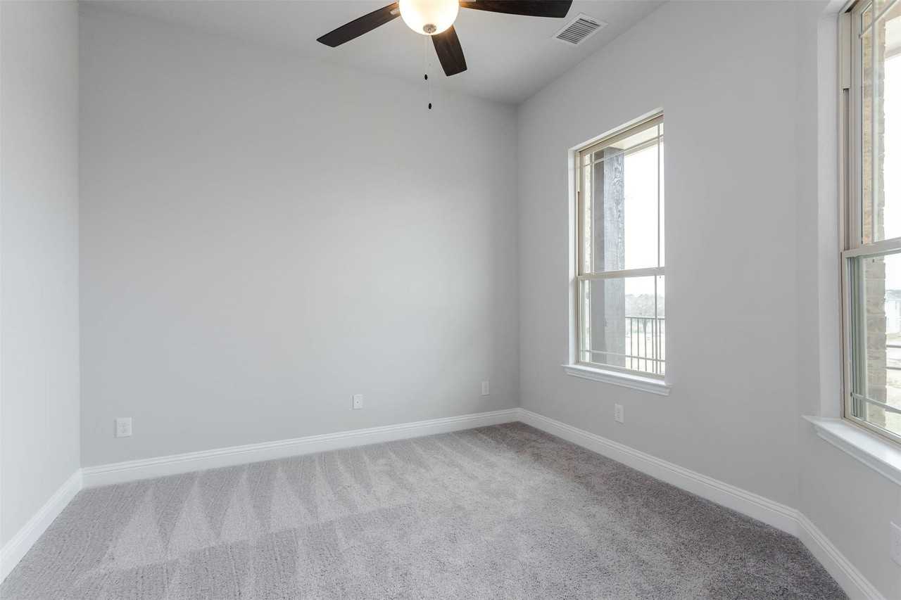 1537 Euclid Aly - Photo 7 of 40