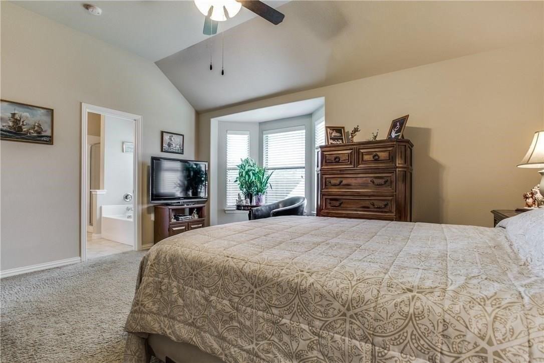 941 Lake Worth Trl - Photo 5 of 14