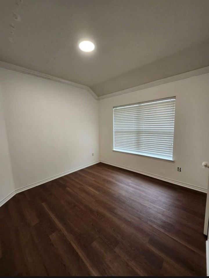 7812 Pleasant Valley Trl - Photo 6 of 11