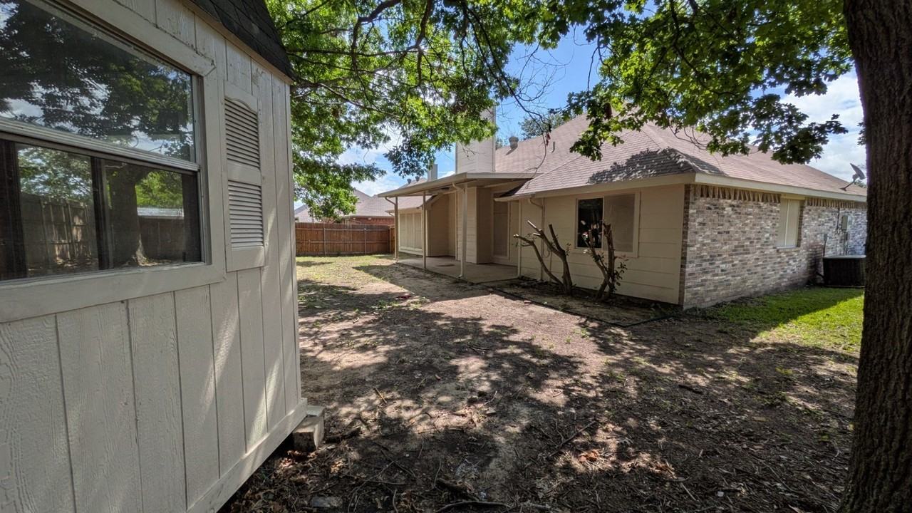 336 Cresthaven Dr - Photo 3 of 16
