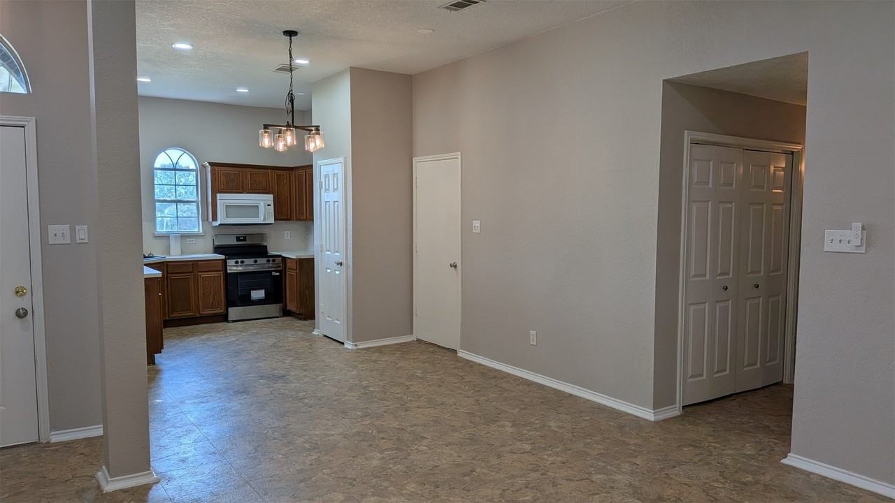 336 Cresthaven Dr - Photo 5 of 16