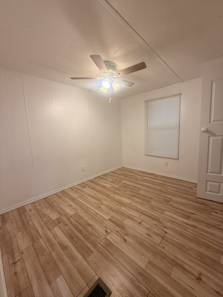 541 Simmons Way #7 - Photo 7 of 13