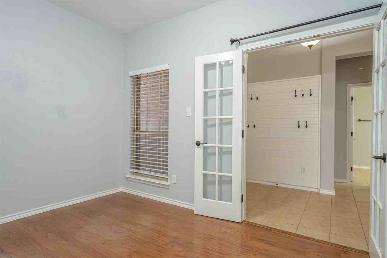 10025 Grey Crow Dr - Photo 5 of 40
