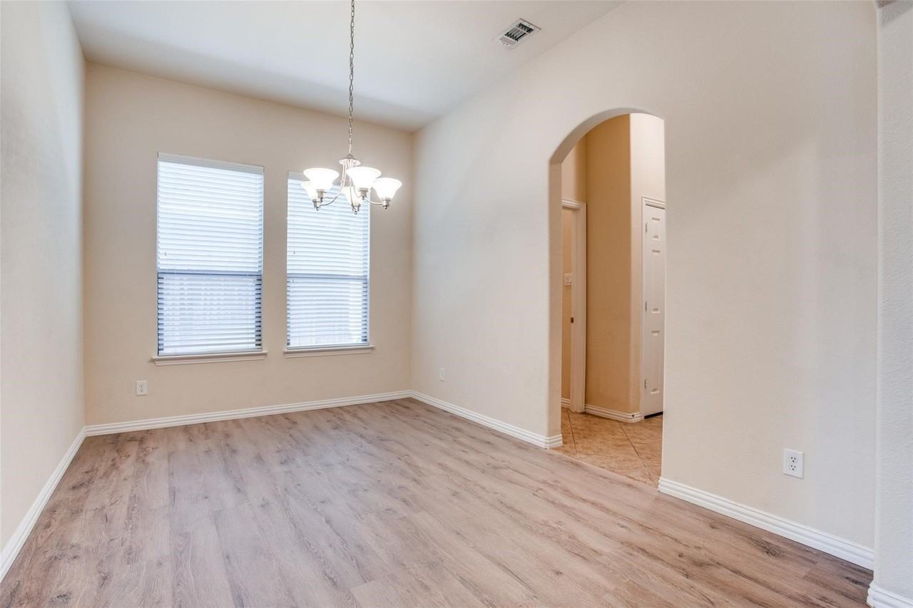 700 Golden Nugget Dr - Photo 2 of 12