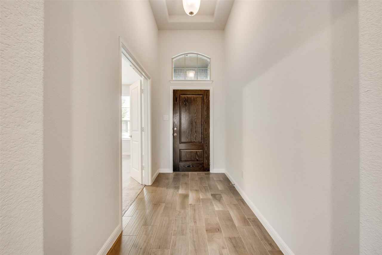 1308 Canary Ln - Photo 2 of 20