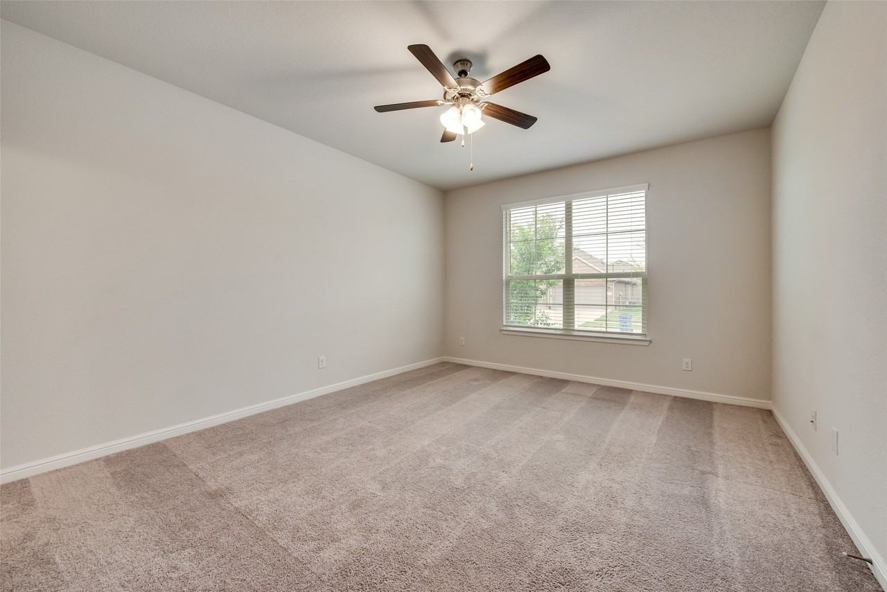 1308 Canary Ln - Photo 7 of 20