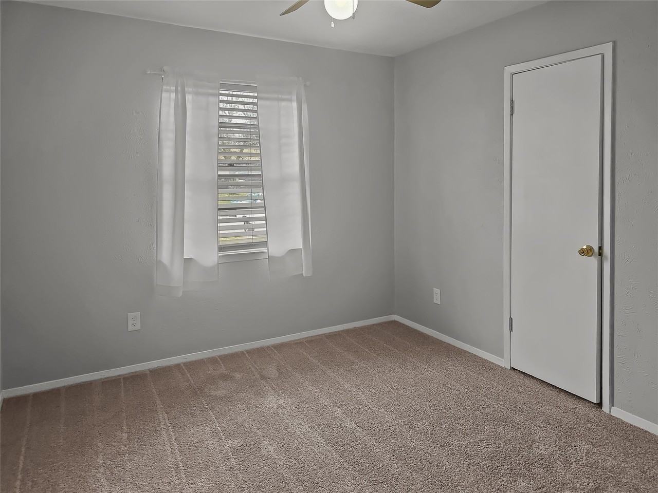701 Idlewilde Dr - Photo 6 of 12