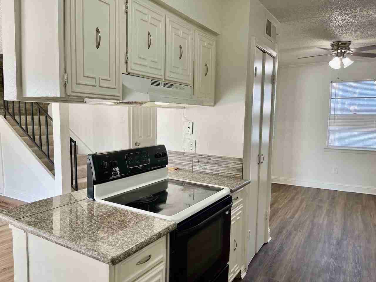 2310 Chapel Hill Ln - Photo 5 of 24