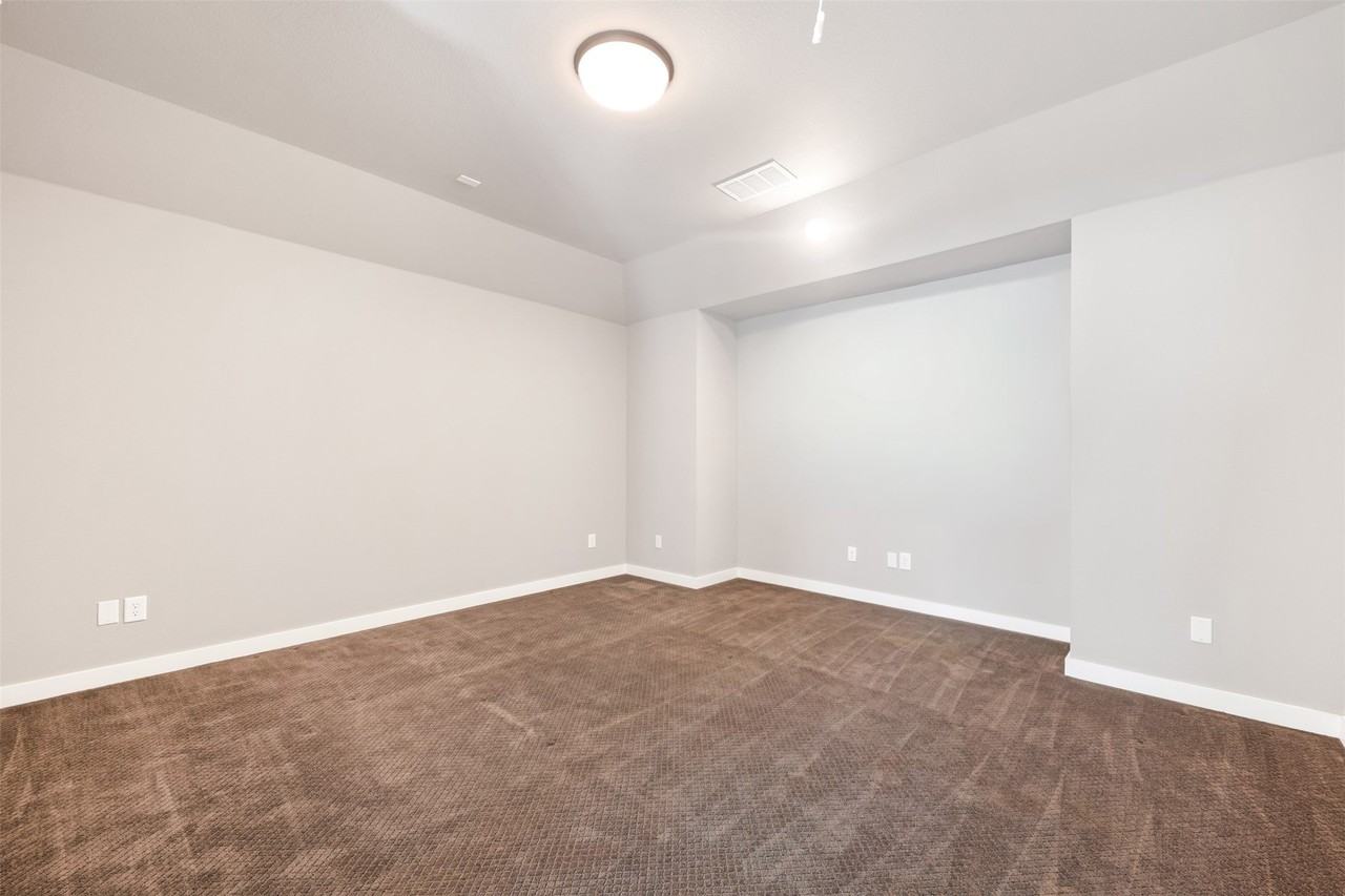 3805 Bamboo Trl - Photo 7 of 31