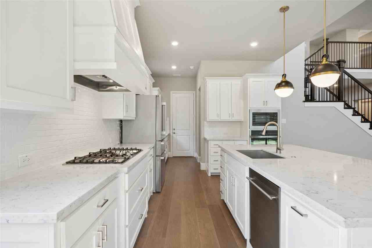 2521 Hampstead Ln - Photo 7 of 27