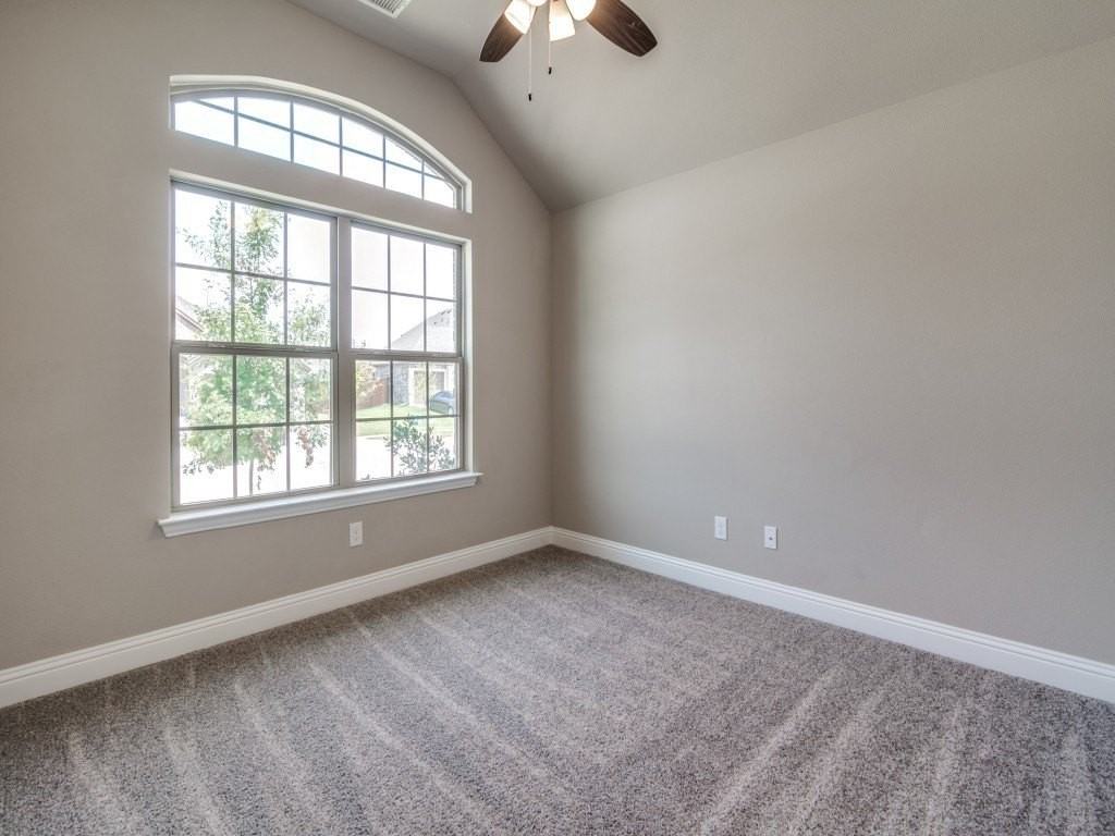 323 Sweetspire Dr - Photo 3 of 26