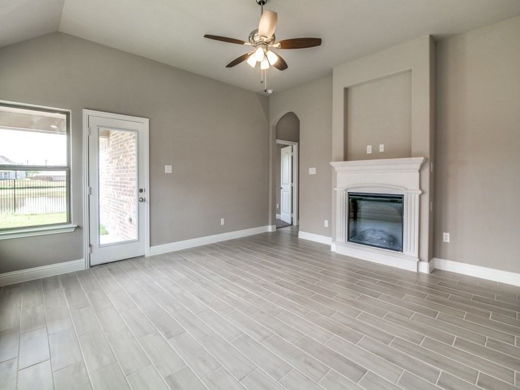 323 Sweetspire Dr - Photo 6 of 26