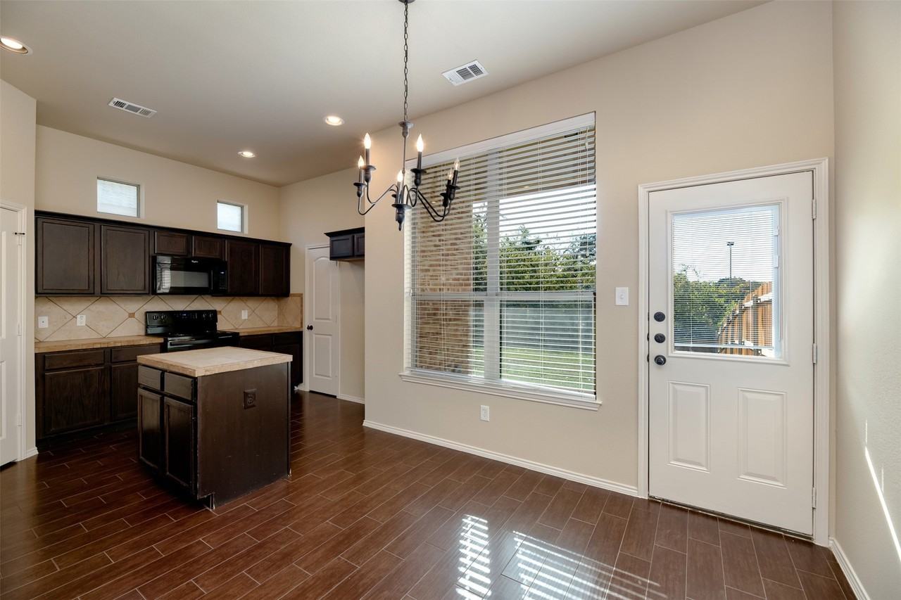 365 Orbit Dr - Photo 5 of 32