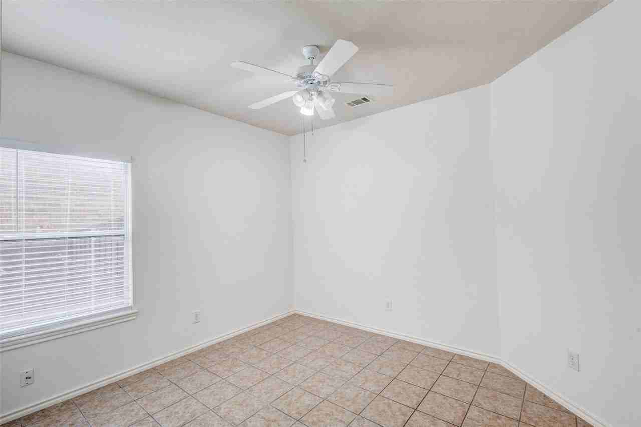 7048 Summit Parc Dr - Photo 3 of 15