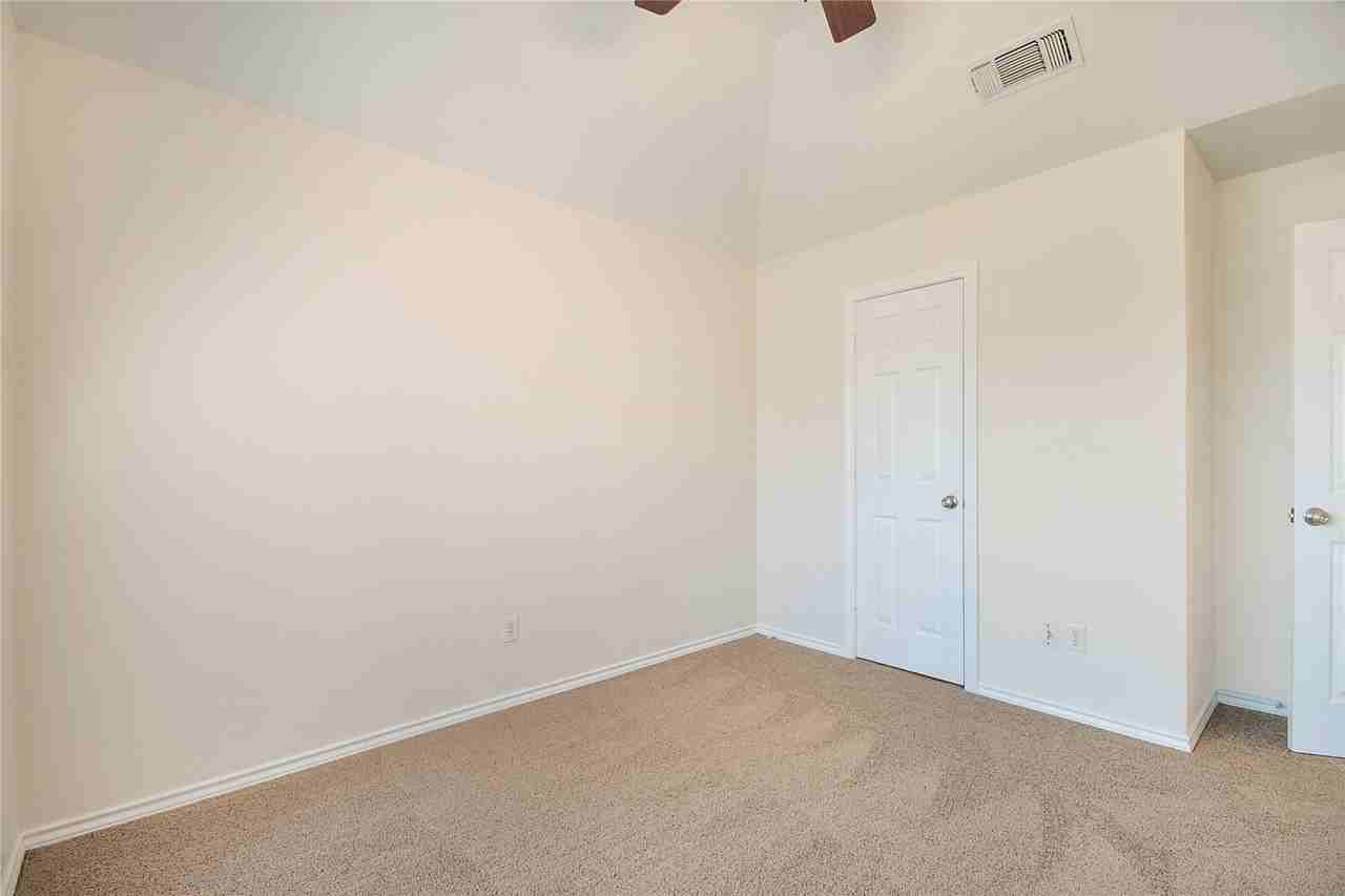 11909 Rhulen Ct - Photo 6 of 23