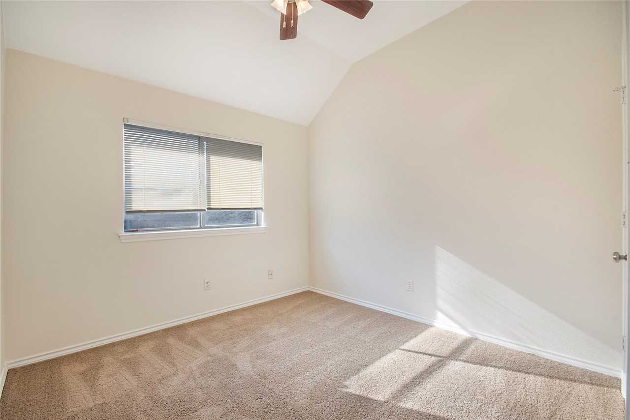 11909 Rhulen Ct - Photo 7 of 23
