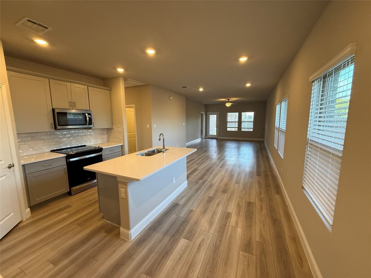 3215 Sedge Grass Dr - Photo 3 of 24