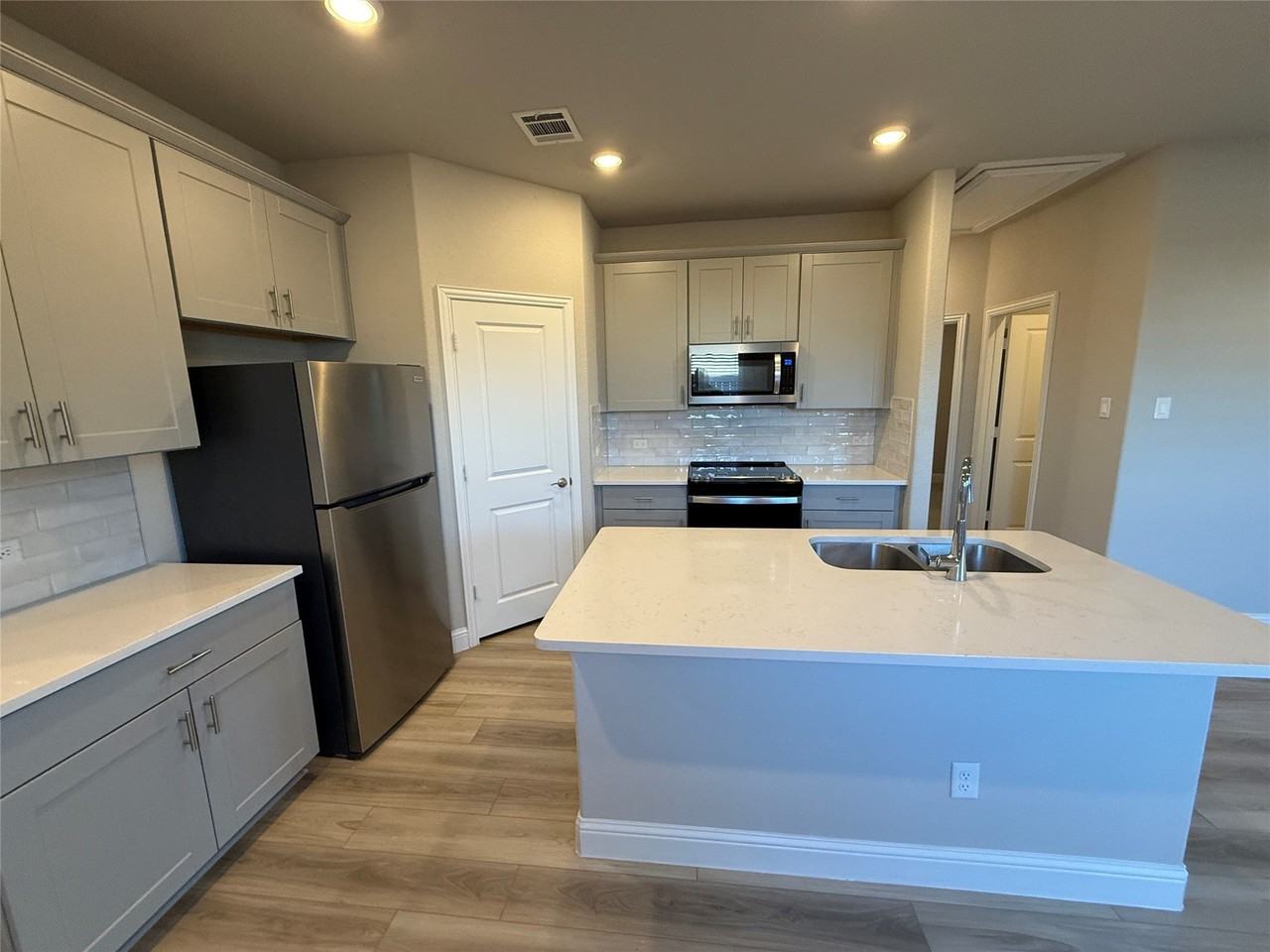 3215 Sedge Grass Dr - Photo 6 of 24