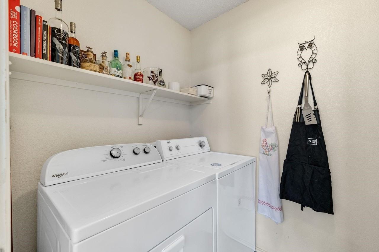 2633 Harbor Lights Dr - Photo 5 of 13