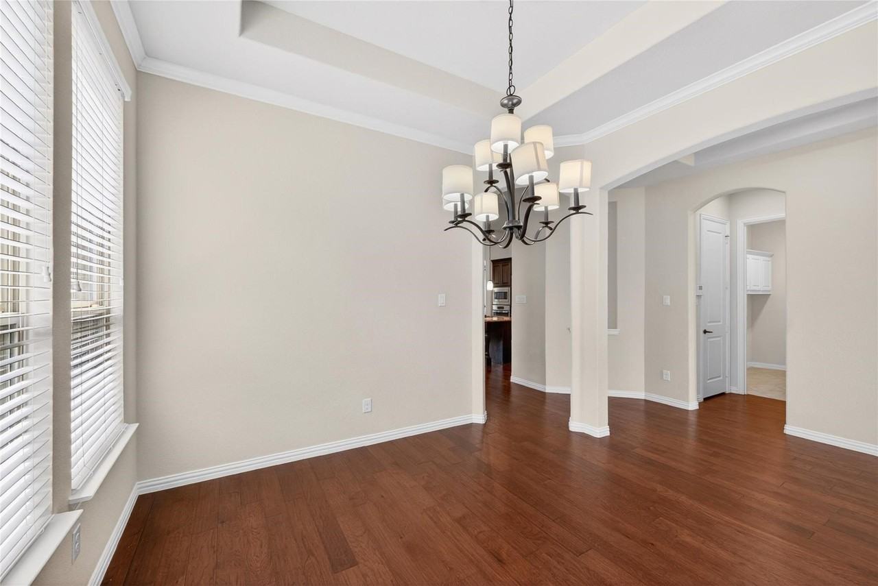 5629 Grove Cove Dr - Photo 6 of 37