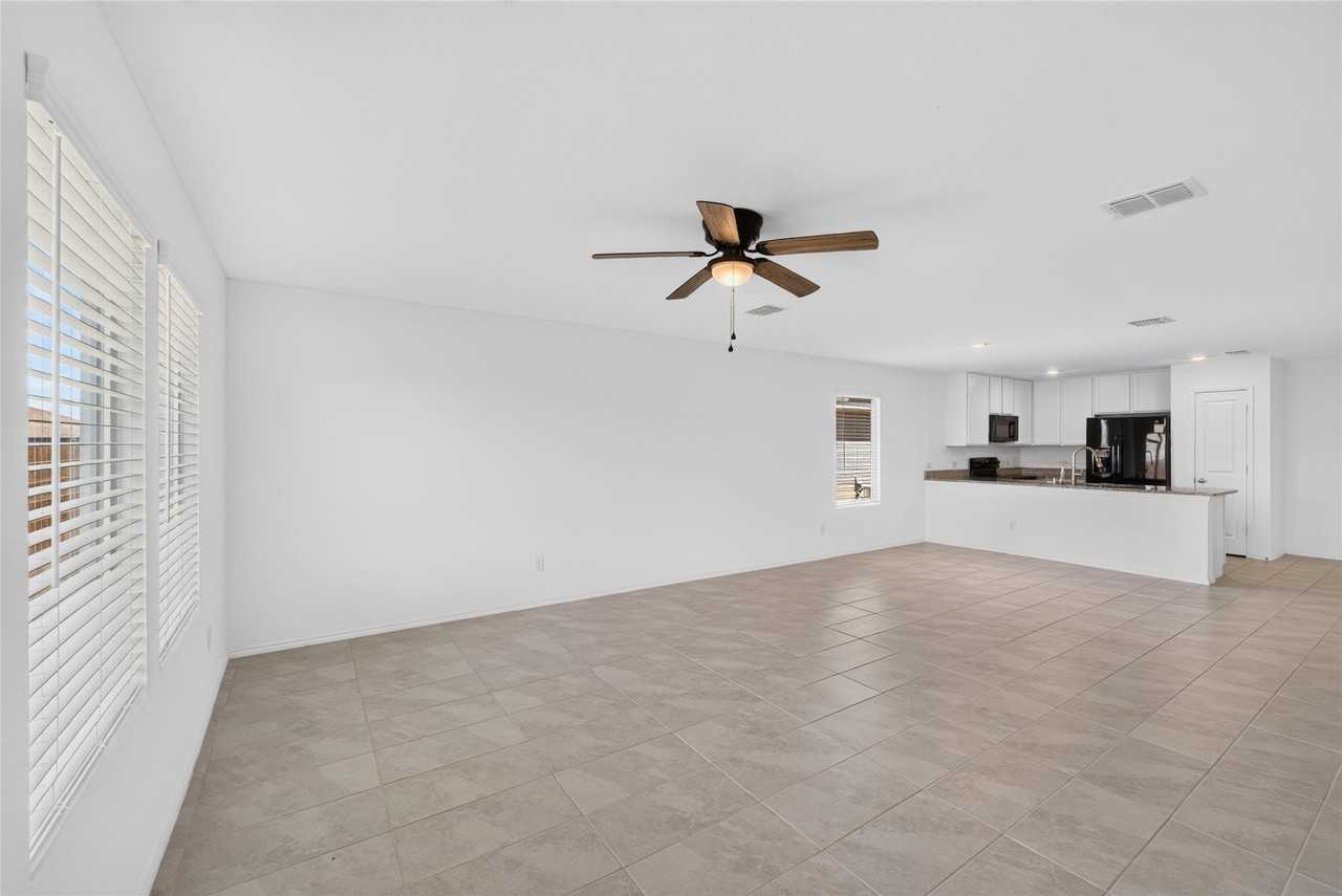 320 Dewberry St - Photo 5 of 28