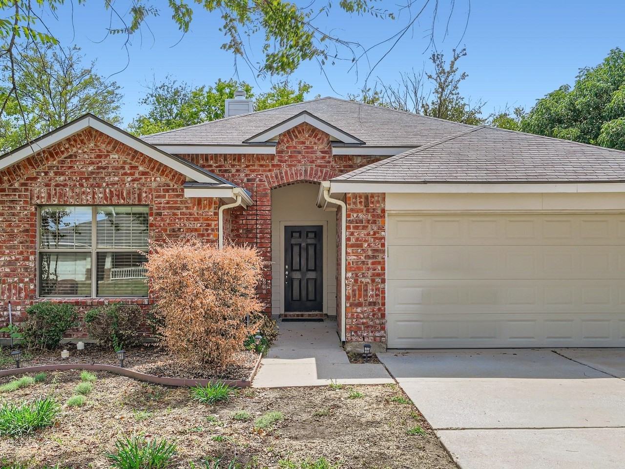 1429 Constantina Dr - Photo 2 of 38