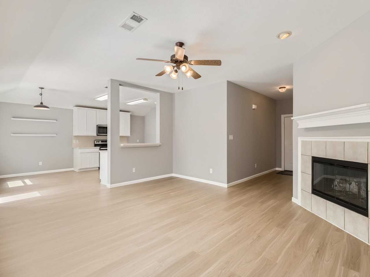 1429 Constantina Dr - Photo 5 of 38