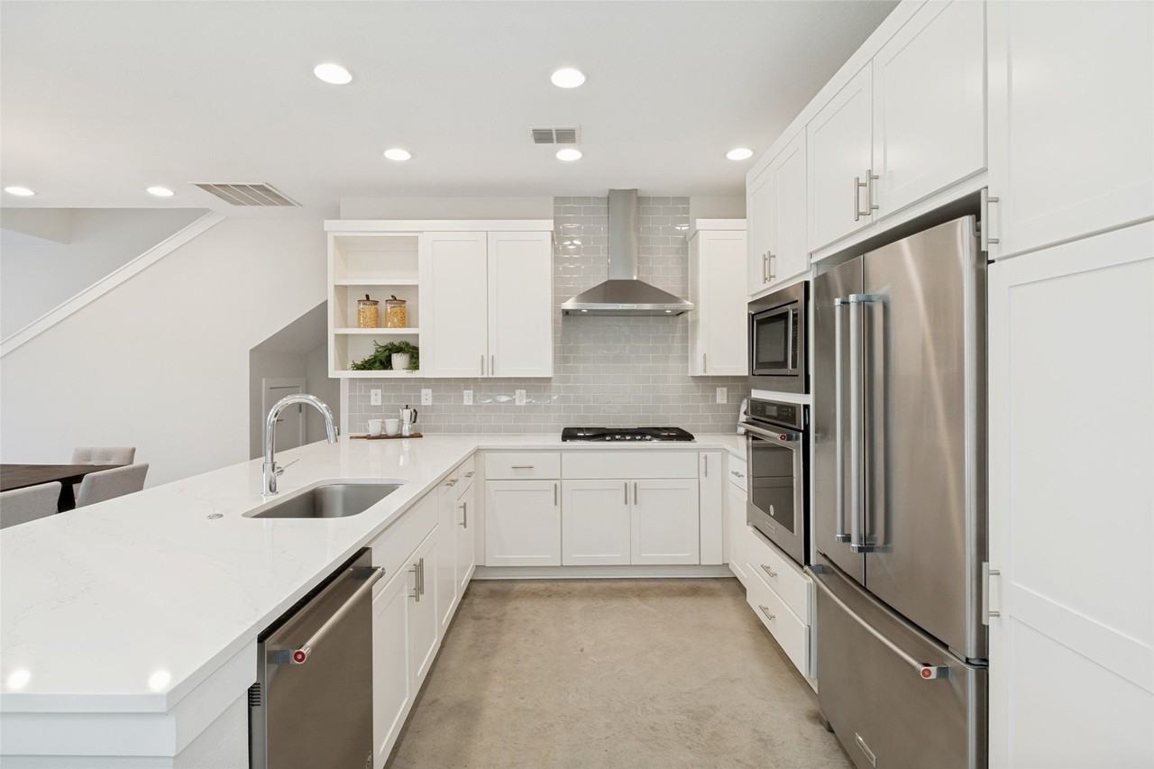 5404 Winton St - Photo 7 of 26