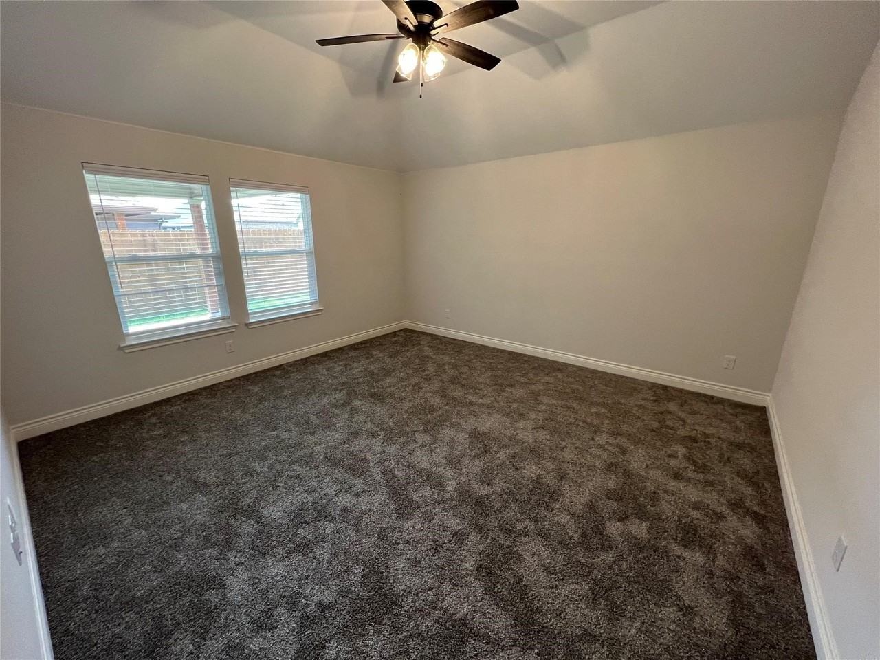 708 Tippit Ln - Photo 5 of 12
