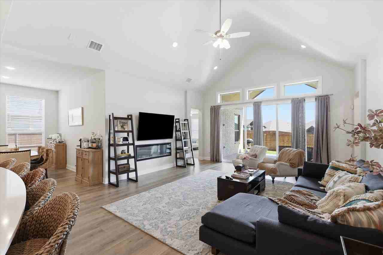 4357 Addison St - Photo 4 of 27