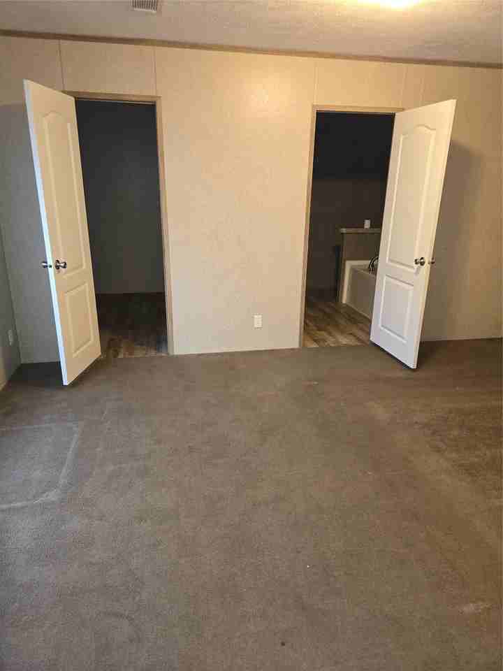 1119 Breezy Oaks Dr #1121B - Photo 3 of 4