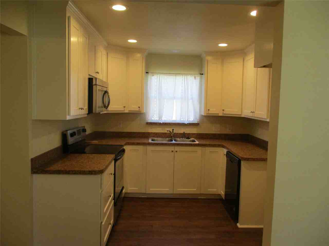 1718 Nw Dallas St - Photo 5 of 39