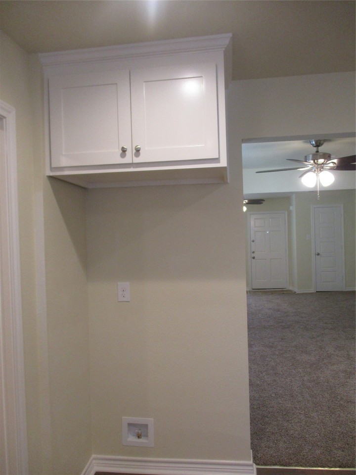1718 Nw Dallas St - Photo 7 of 39