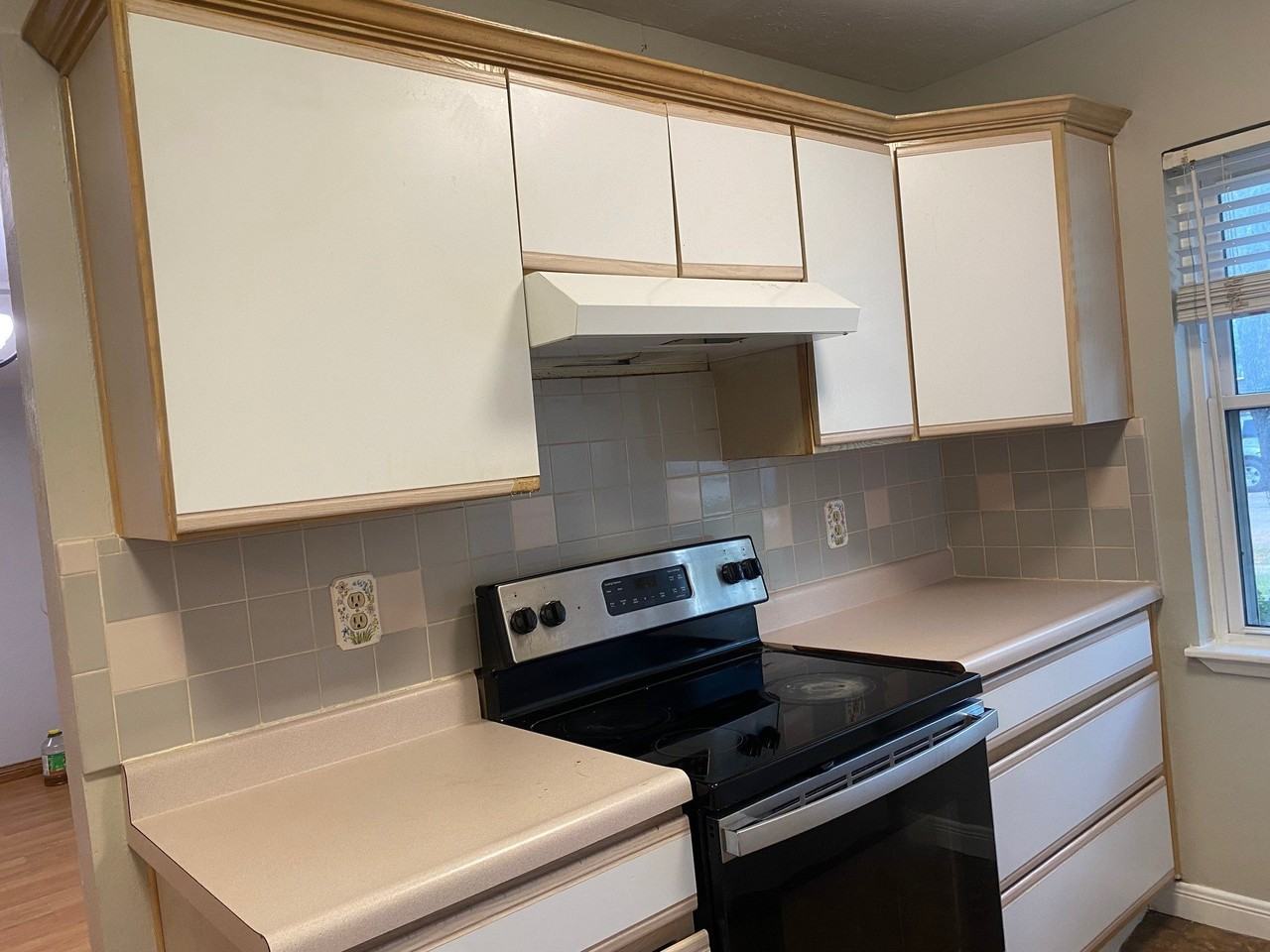 1109 Cross Bend Rd - Photo 3 of 11