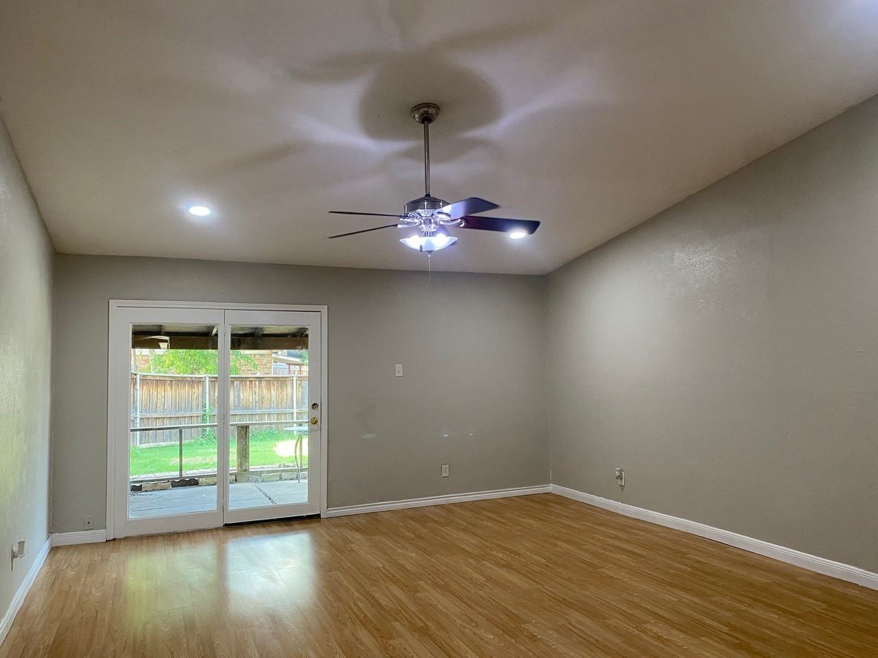 1109 Cross Bend Rd - Photo 6 of 11