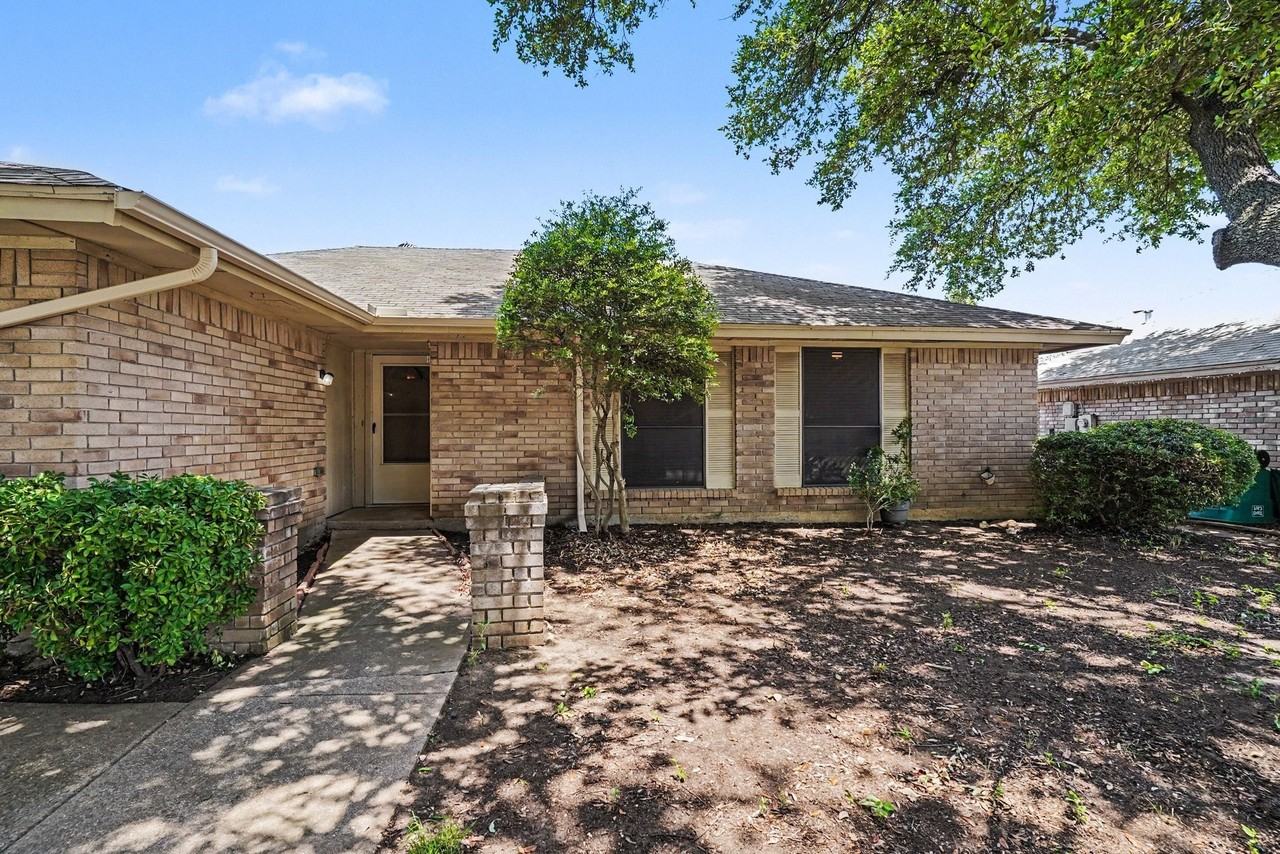 2608 Green Ridge St - Photo 3 of 25